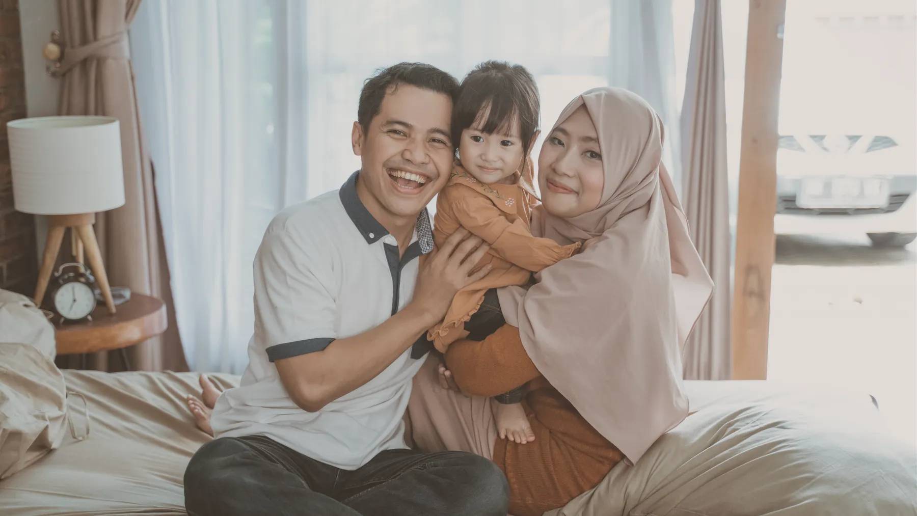 Keluarga hangat di rumah — pengingat untuk siapa alat bantu ini dibuat